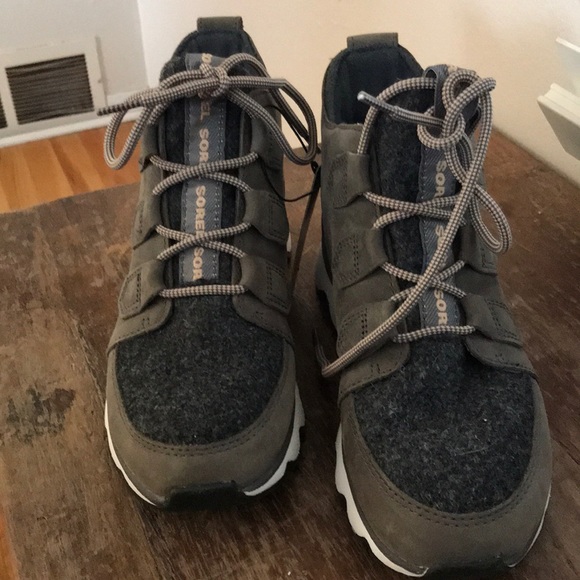 sorel waterproof hiking boots